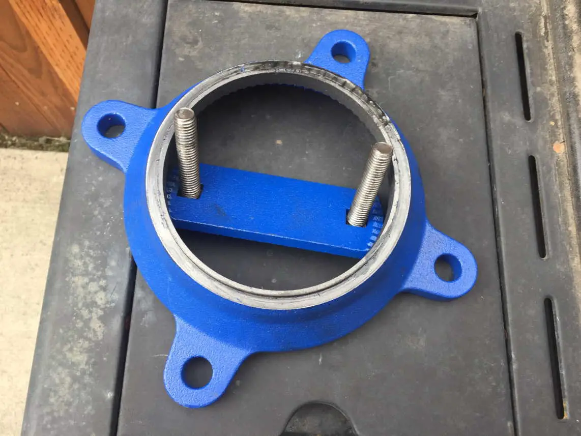 Vise base plate and inner base plate